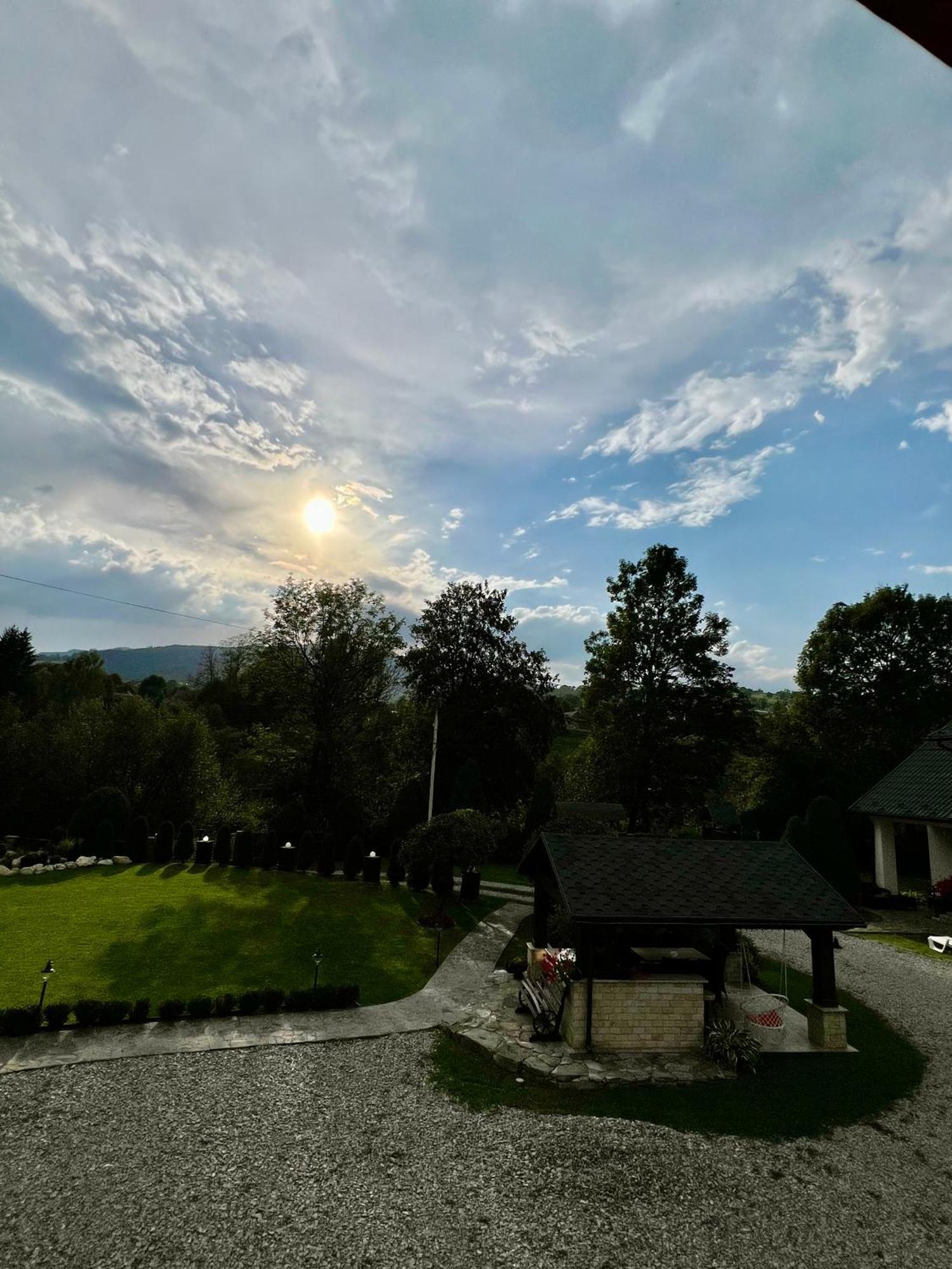 Отель Arnica Ясиня Экстерьер фото