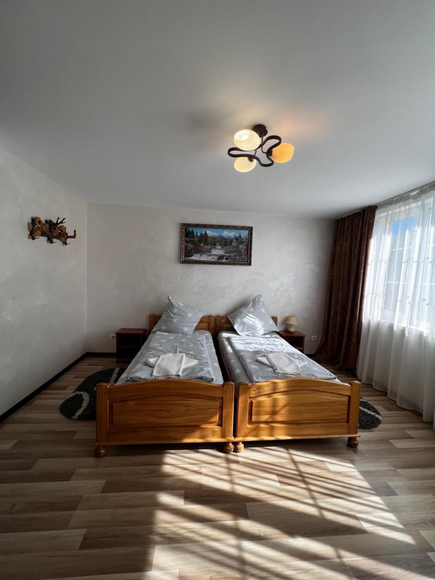 Отель Arnica Ясиня Экстерьер фото